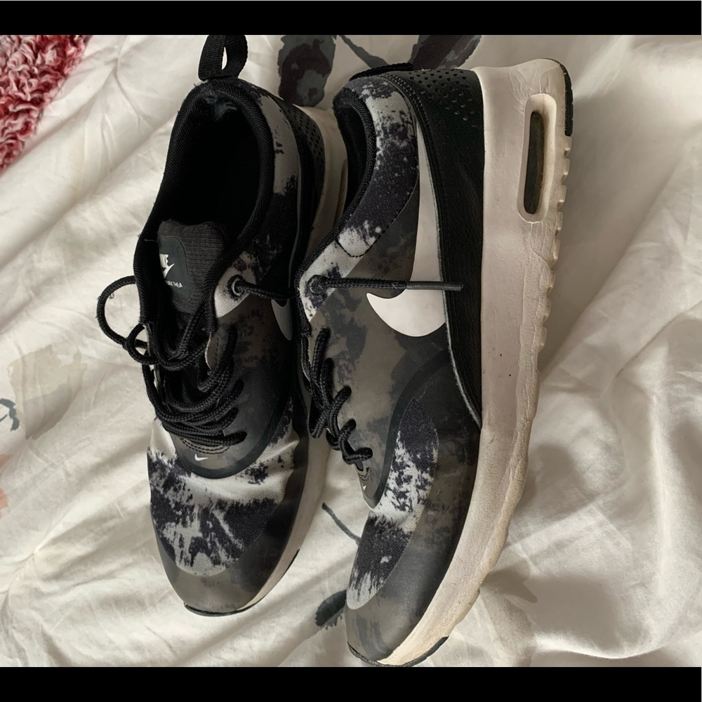 Size 8 Nike Sneakers
